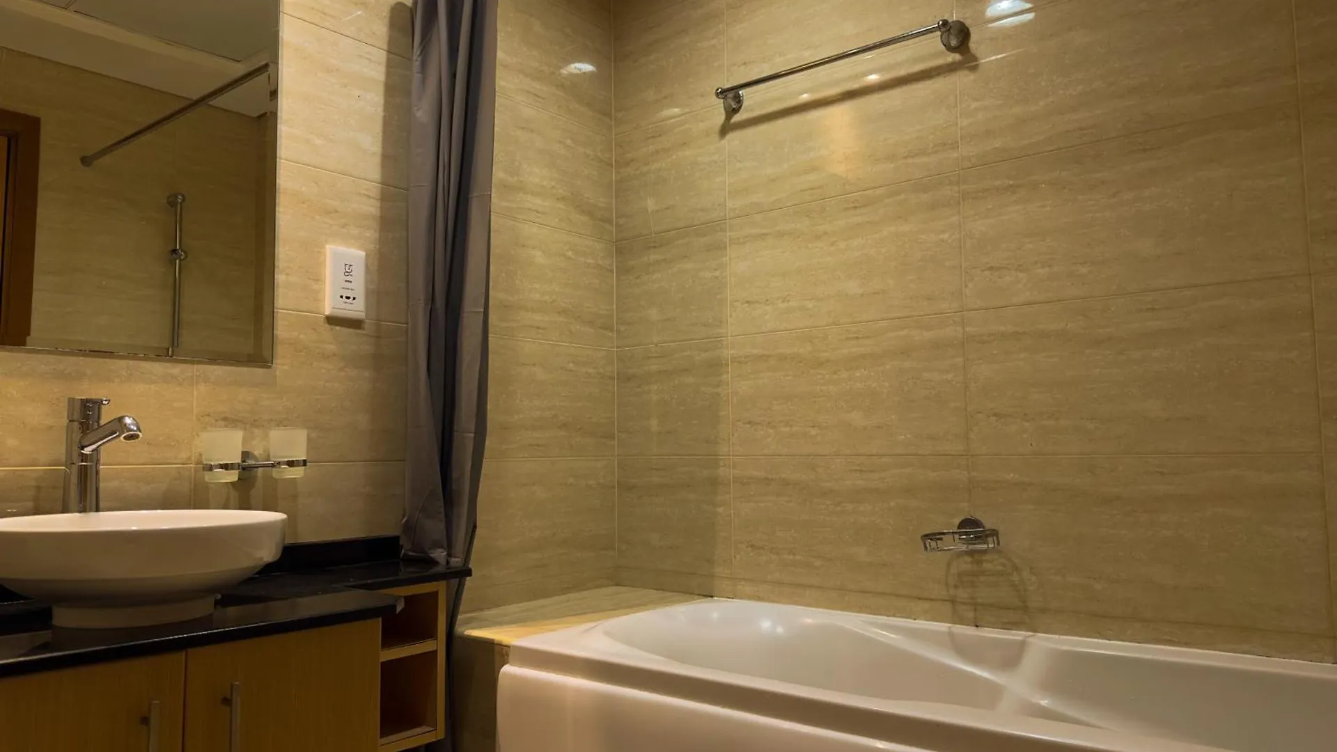 Ocean Heights Palm View 1 Bedroom Dubai 0*,